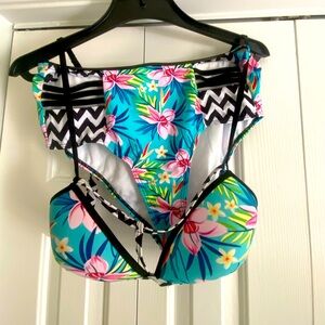 Hawaiian cutout bottom bikini set